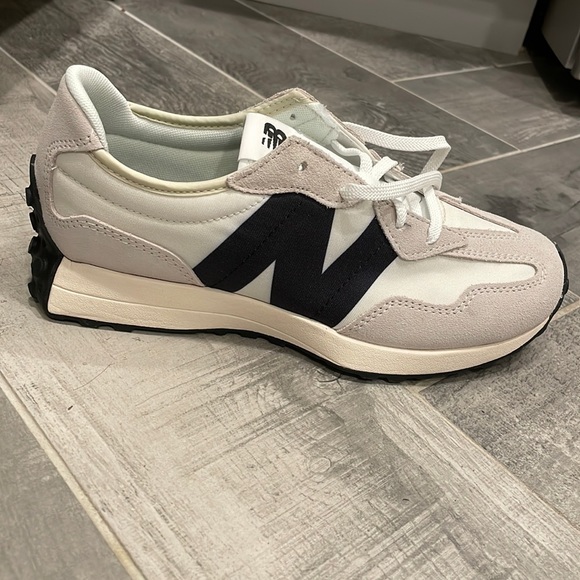 new balance 327 silver birch with black